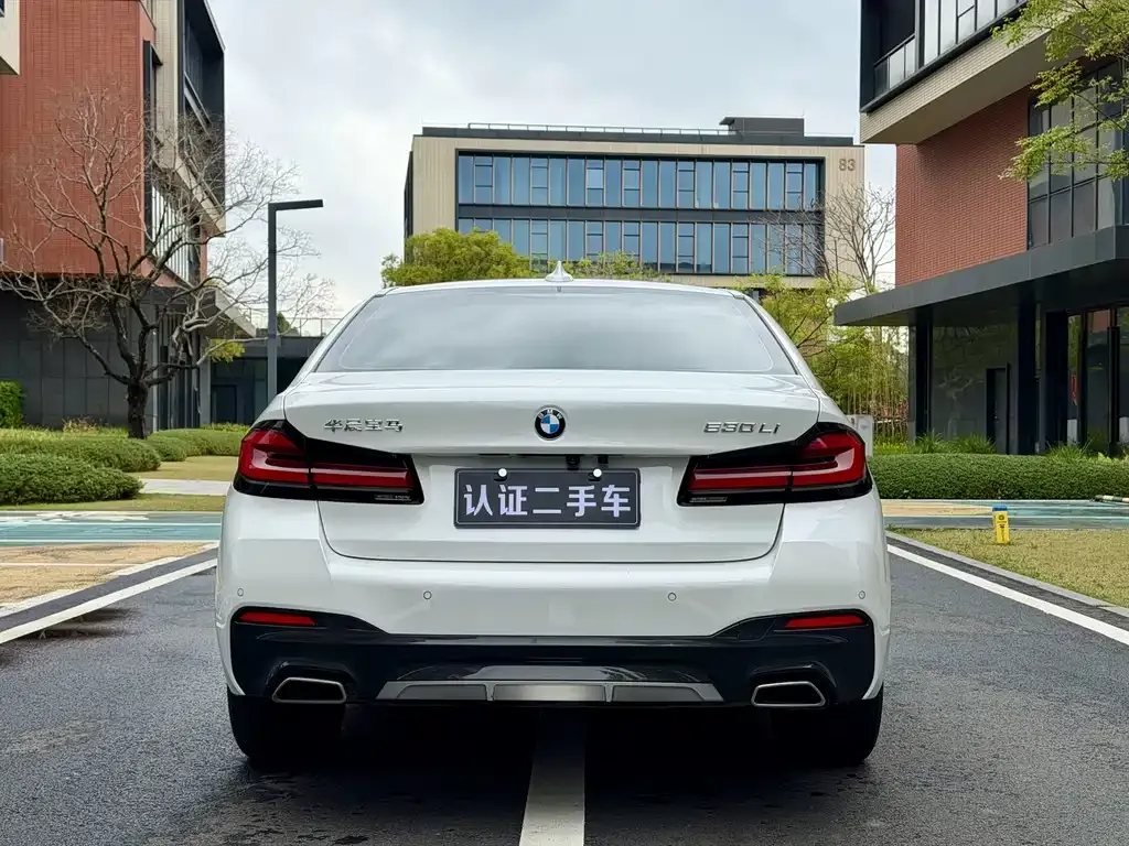 BMW 5 Series — фото 4