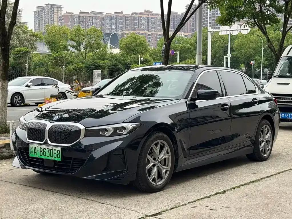 BMW i3 — фото 1