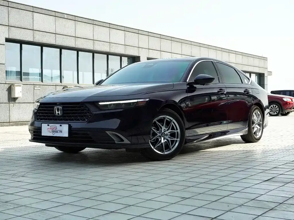 Honda Accord — фото 1
