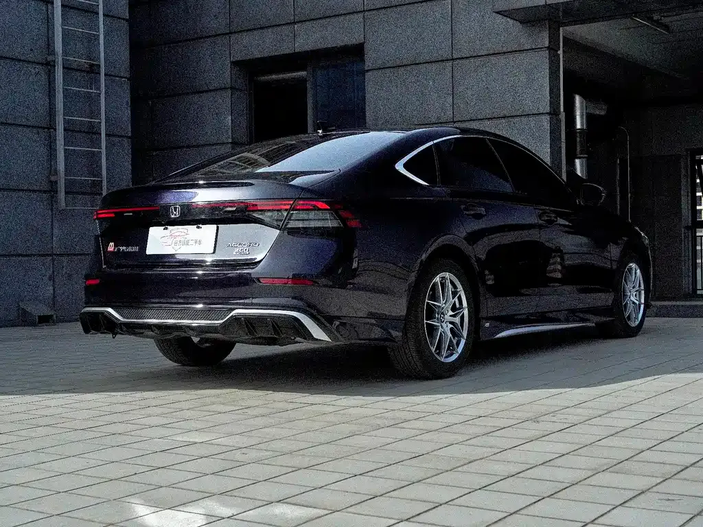 Honda Accord — фото 8