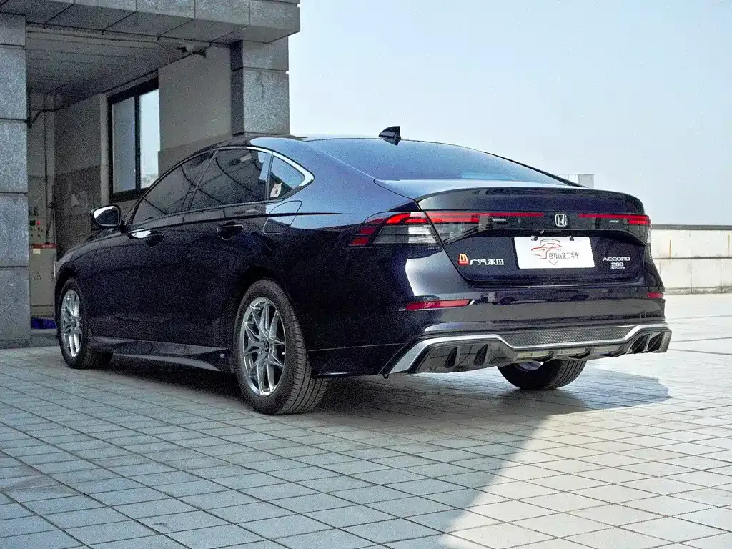 Honda Accord — фото 7