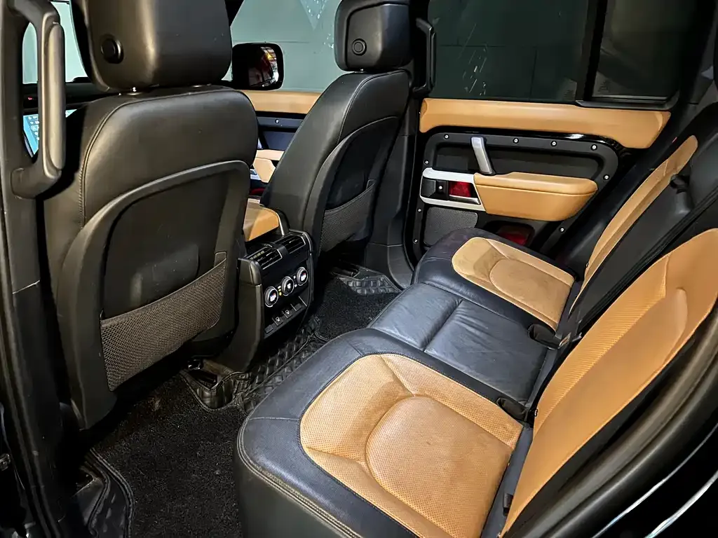 Land Rover Defender — фото 10