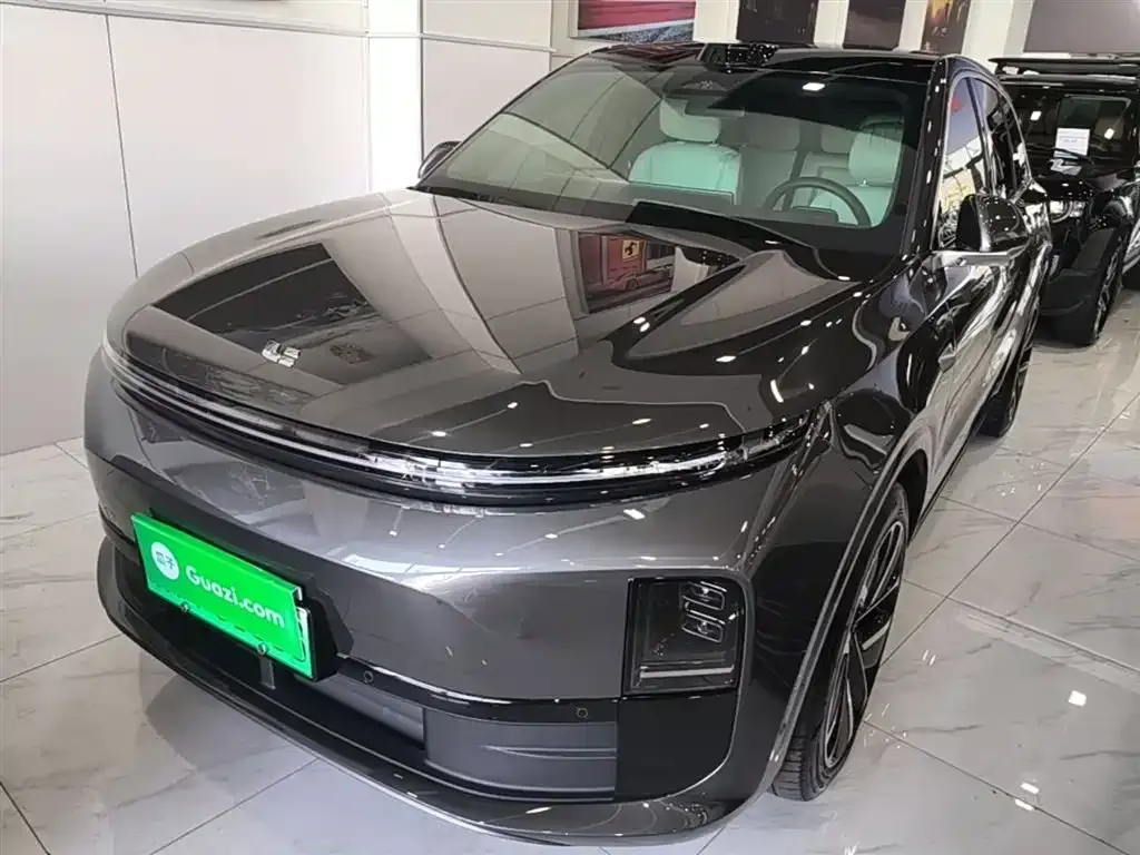 Li Auto L6 — фото 1