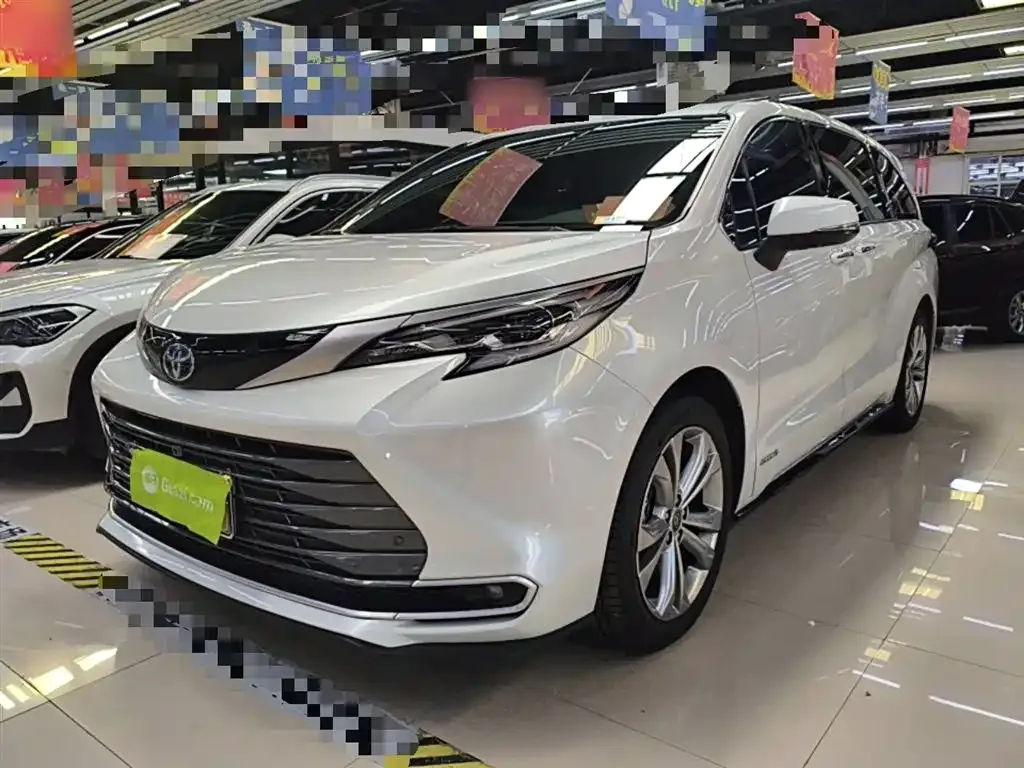 Toyota Sienna — фото 5
