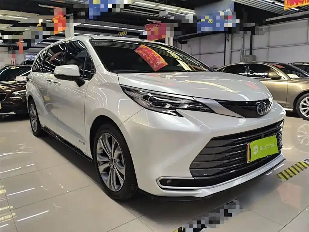 Toyota Sienna — фото 10