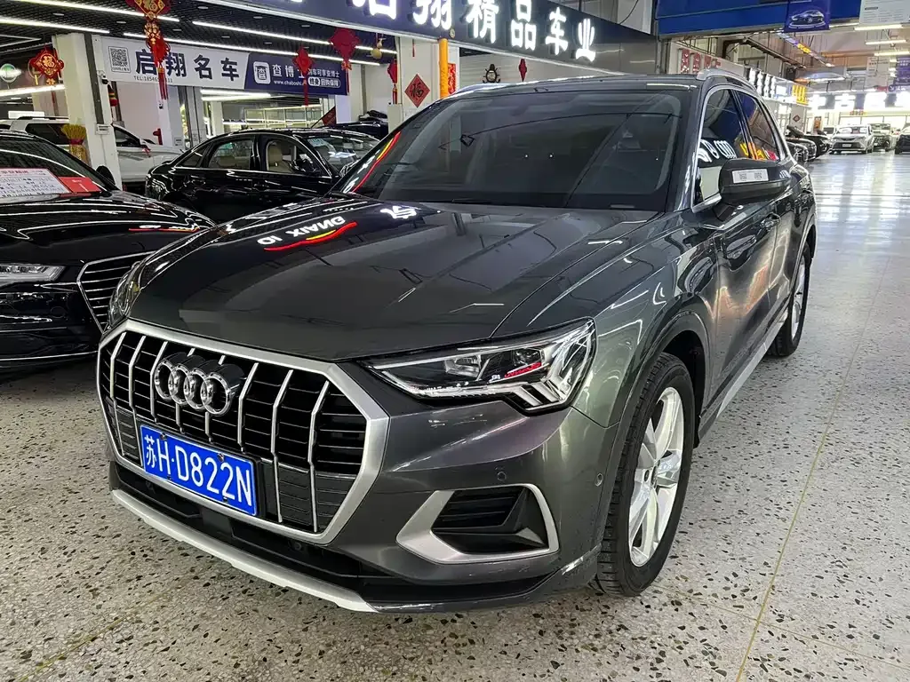 Audi Q3 — фото 1