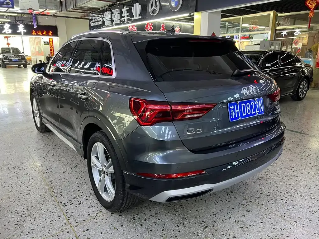 Audi Q3 — фото 10