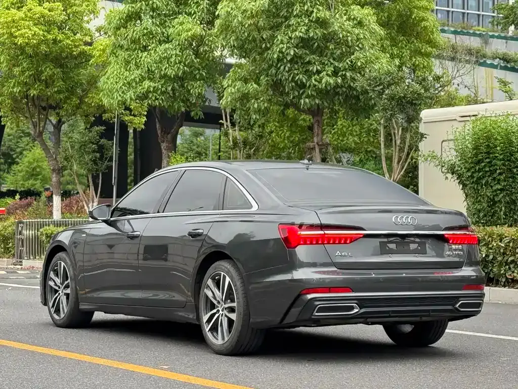 Audi A6L — фото 7