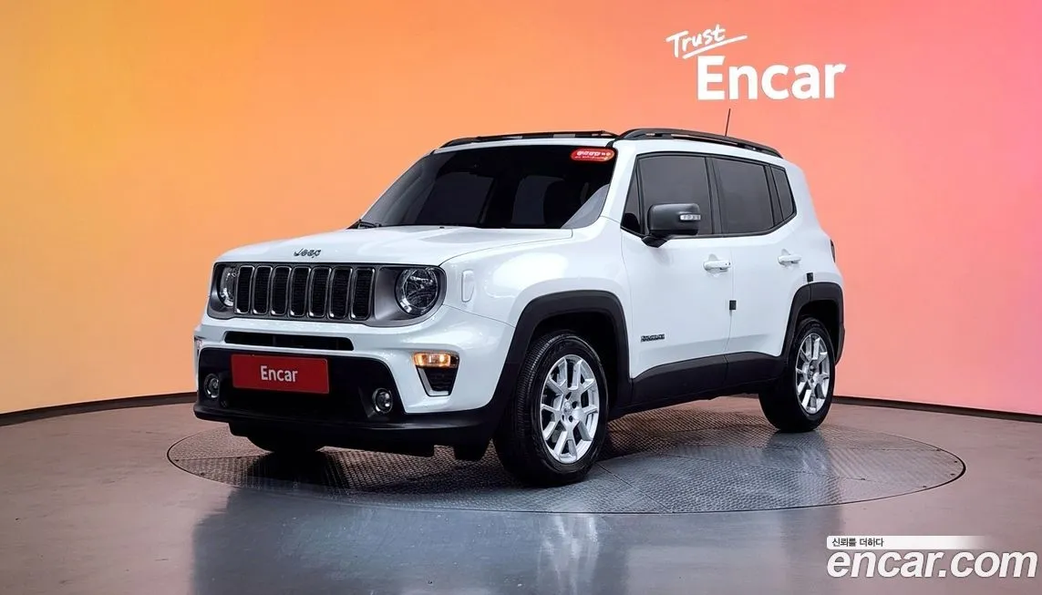Jeep Renegade — фото 1