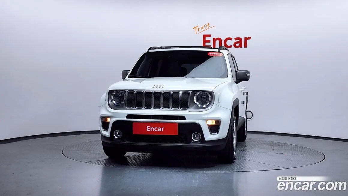 Jeep Renegade — фото 3
