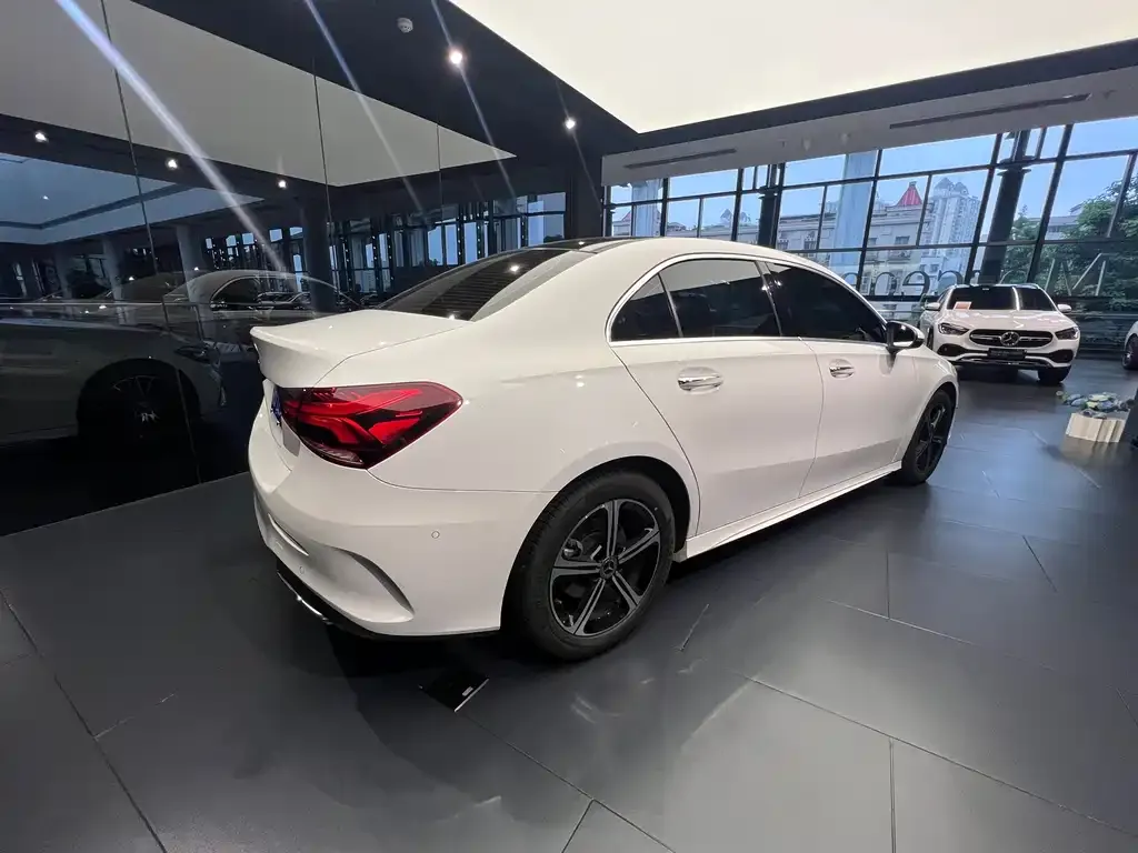 Mercedes-Benz A-Class — фото 9