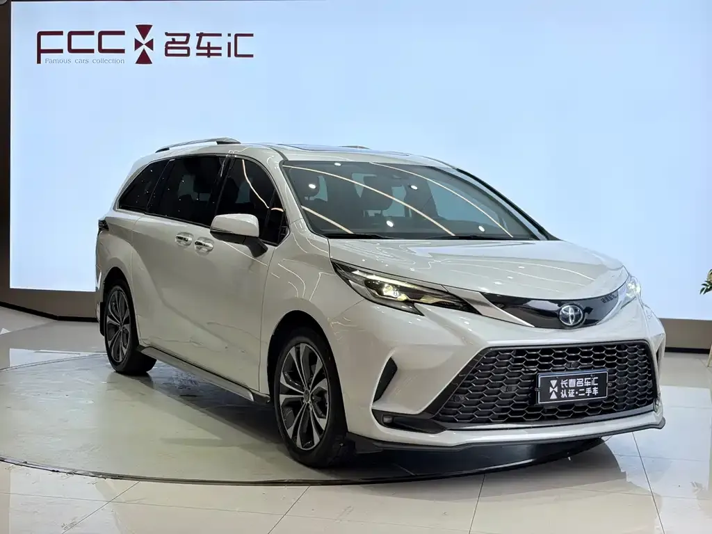 Toyota Granvia — фото 6