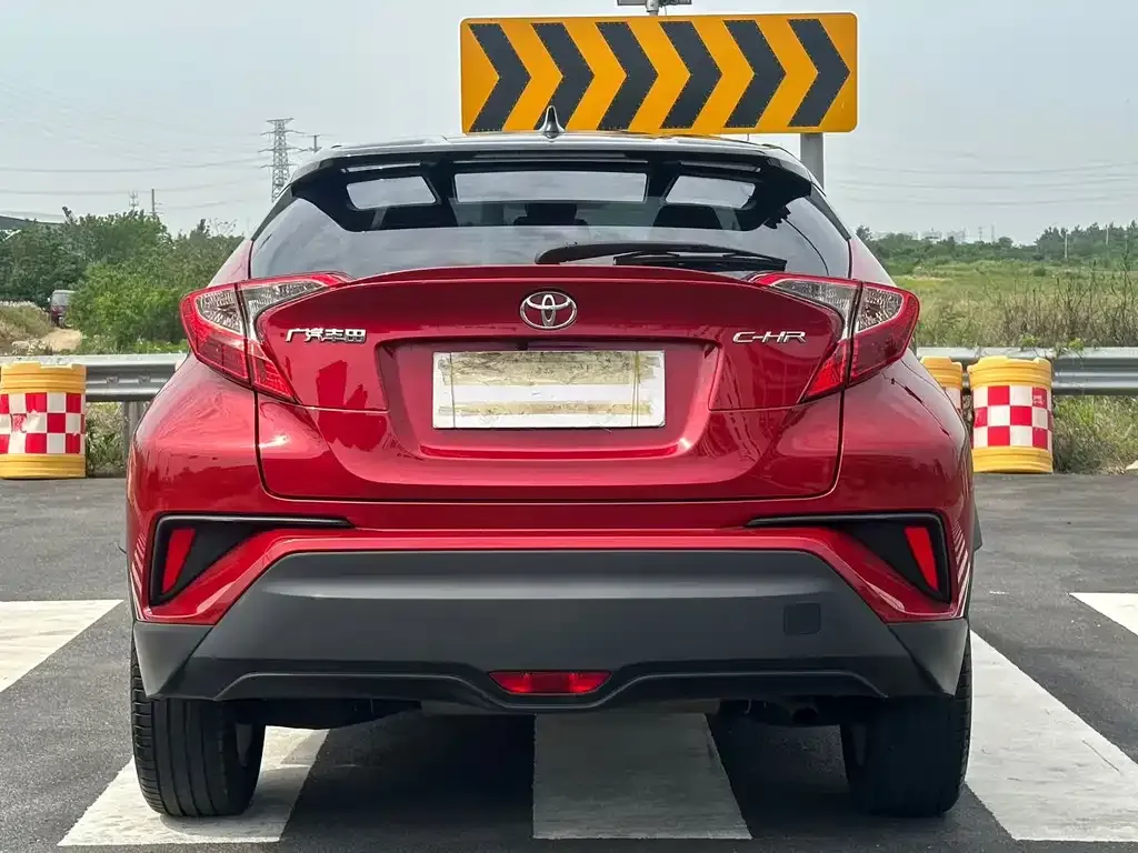 Toyota C-HR — фото 6