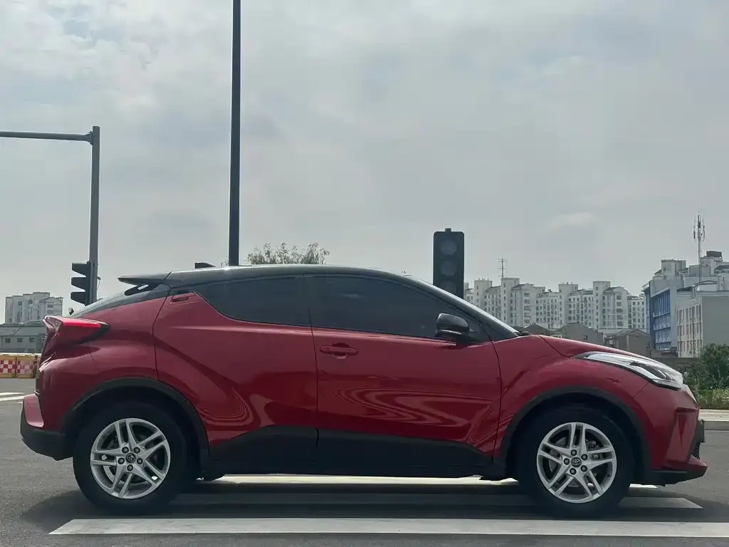 Toyota C-HR — фото 2