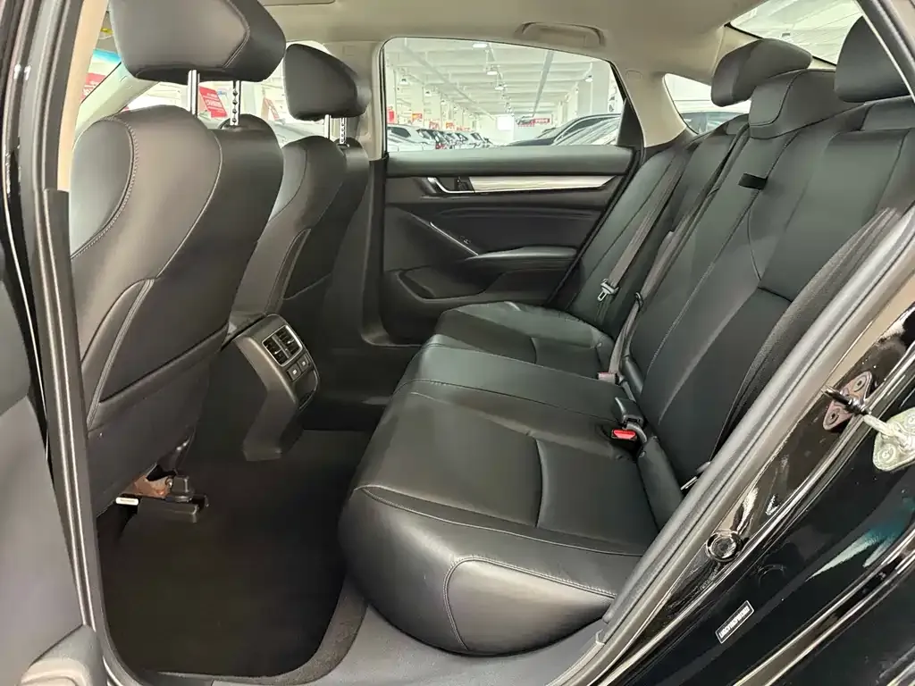 Honda Accord — фото 2