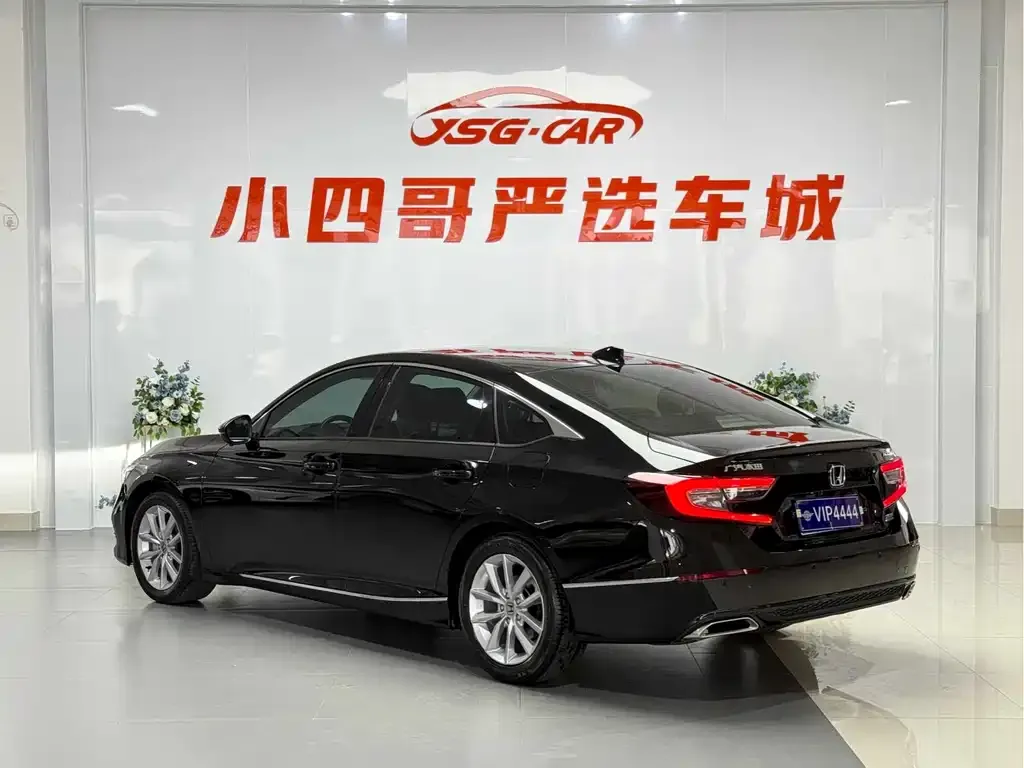 Honda Accord — фото 9