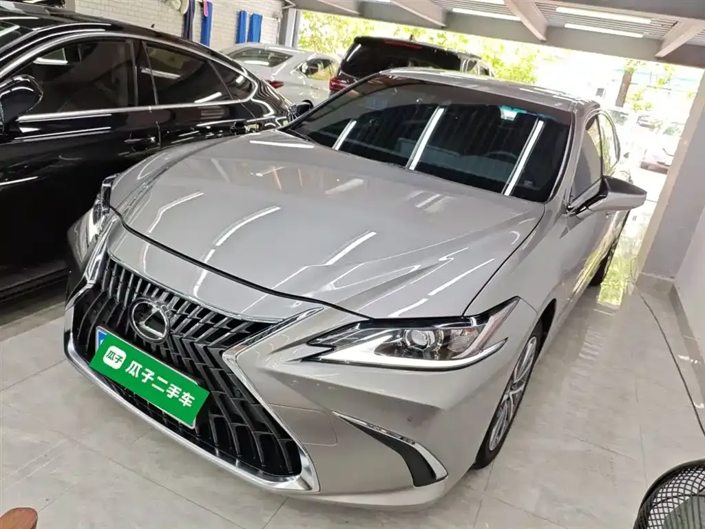 Lexus ES — фото 8