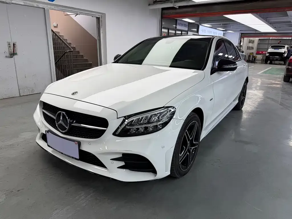 Mercedes-Benz C-Class — фото 1