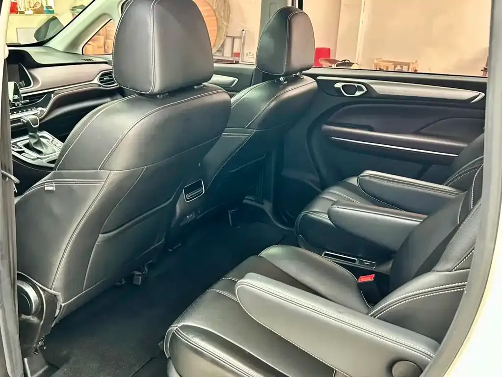 GAC Motor Trumpchi M6 — фото 3