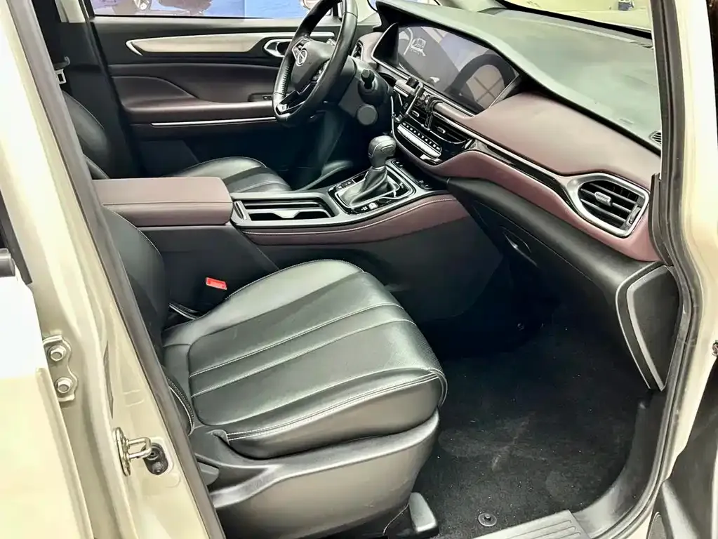 GAC Motor Trumpchi M6 — фото 9