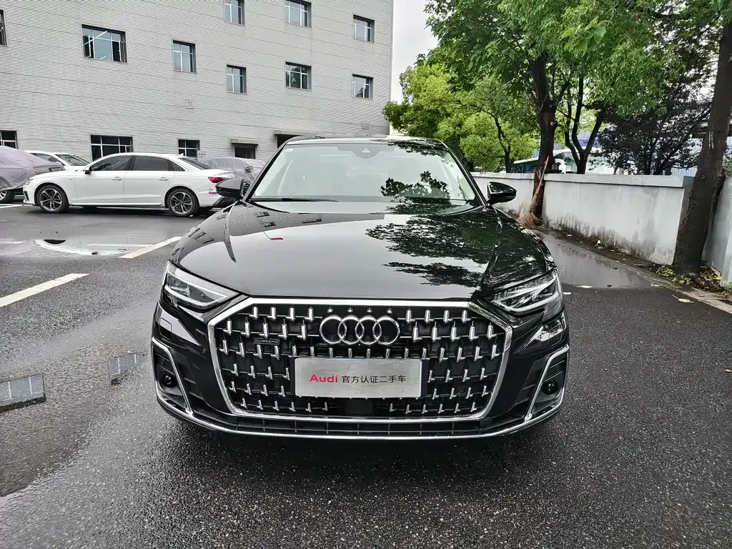 Audi A8 — фото 10