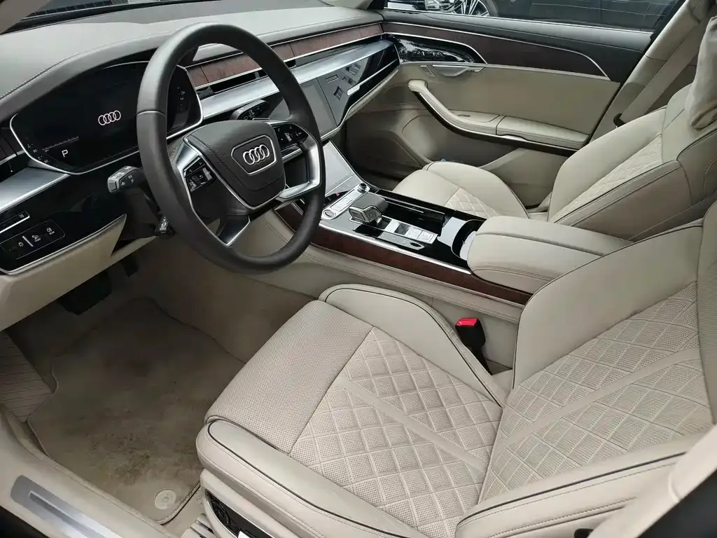 Audi A8 — фото 4