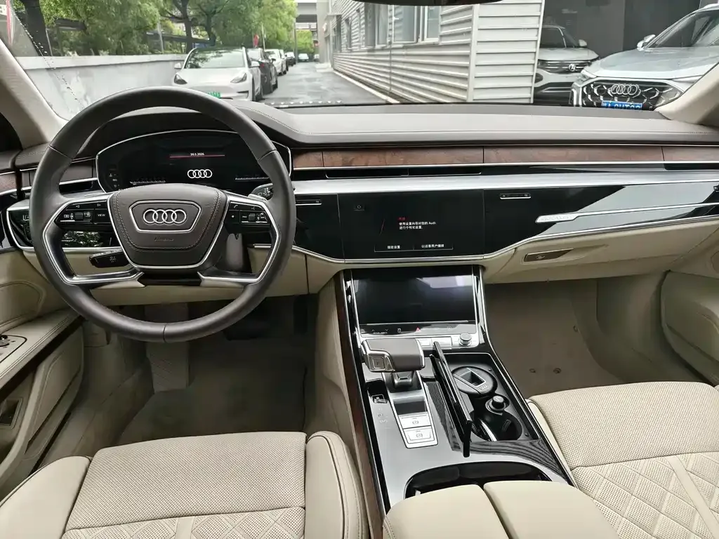Audi A8 — фото 3