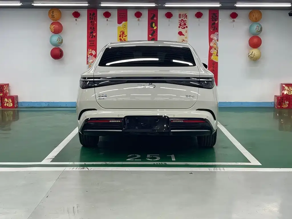 BYD Seal 07 DM-i — фото 7