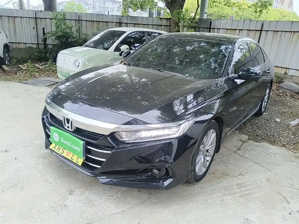 Honda Accord — фото 1