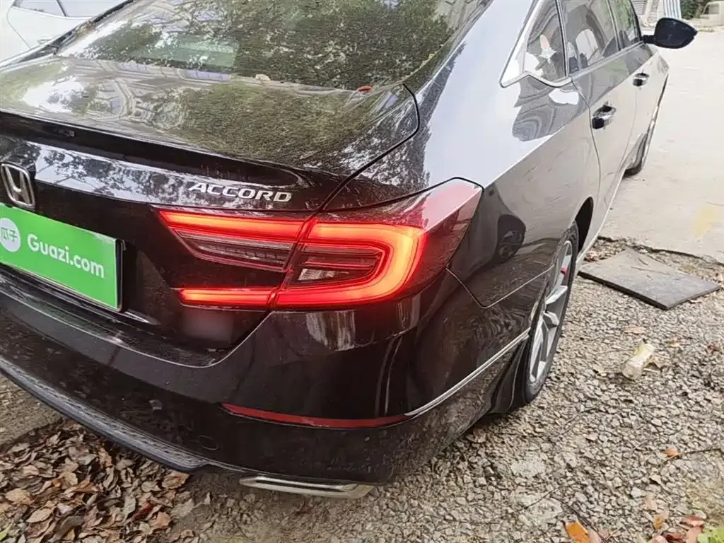 Honda Accord — фото 10