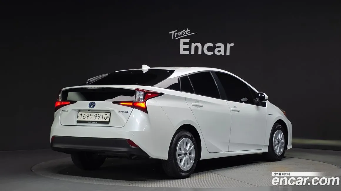 Toyota Prius 2022 из KR, фото 3