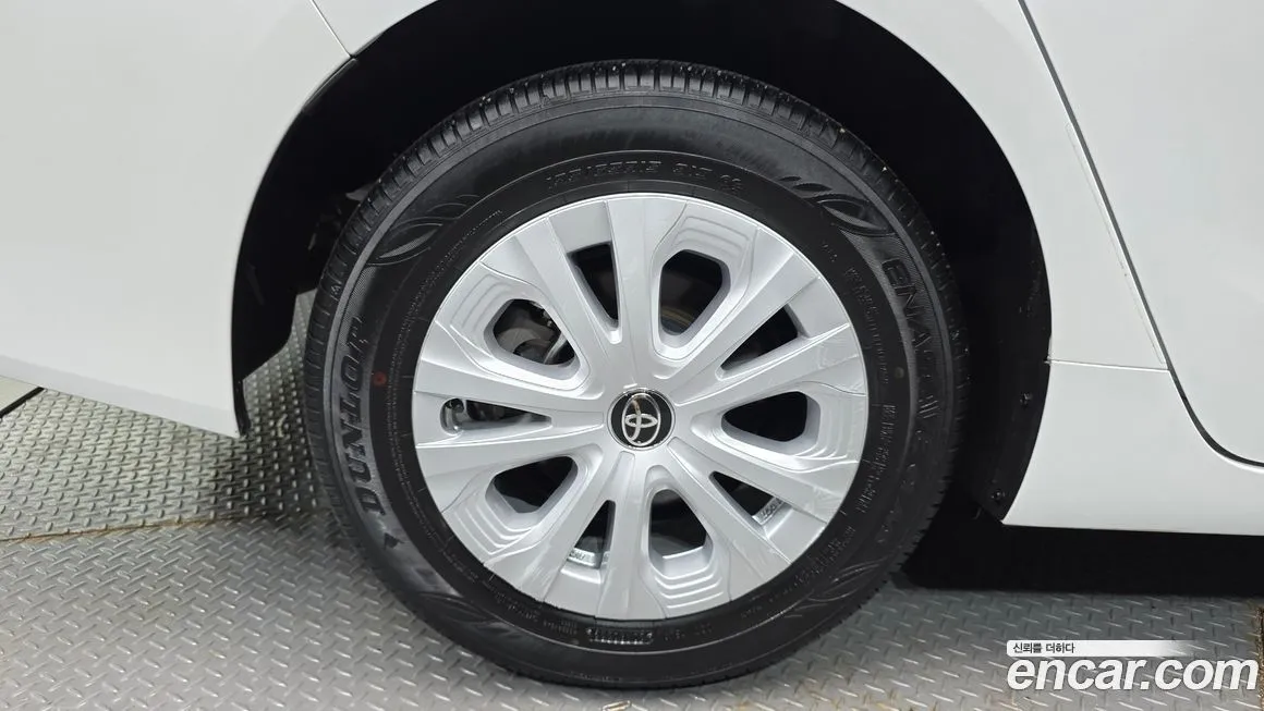Toyota Prius 2022 из KR, фото 10