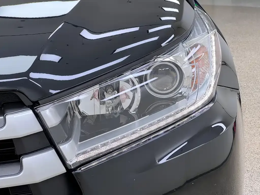 Toyota Highlander — фото 10