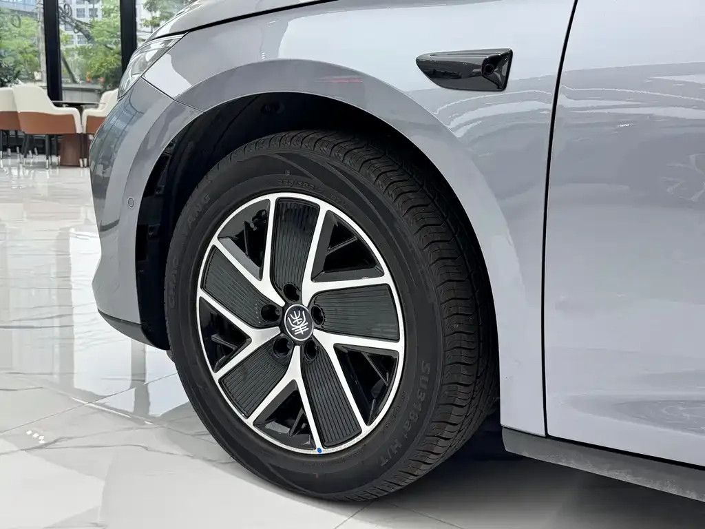 BYD Qin L — фото 7