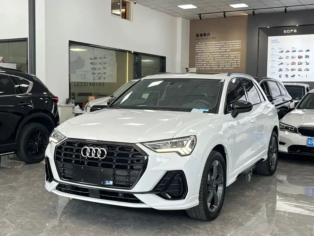 Audi Q3 — фото 1
