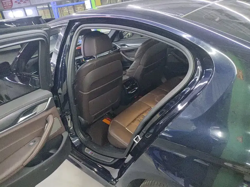 BMW 5 Series (Import) 2022 из CN, фото 2
