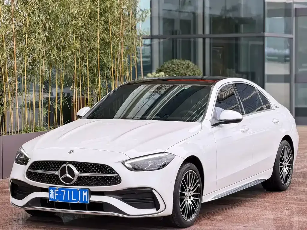 Mercedes-Benz C-Class — фото 1