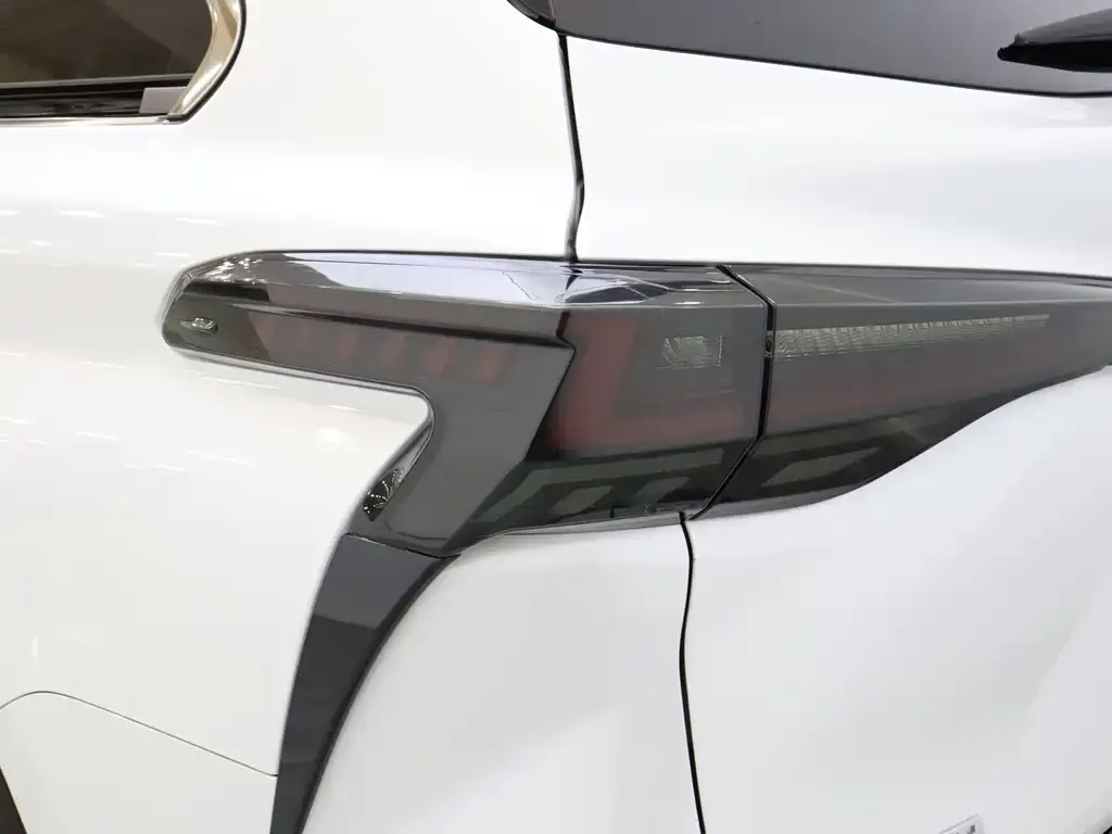 Toyota Sienna 2023 из CN, фото 6