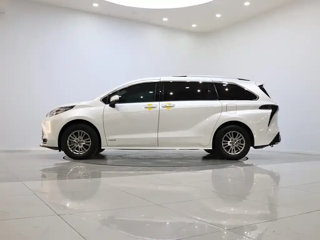 Toyota Sienna 2023 из CN, фото 7
