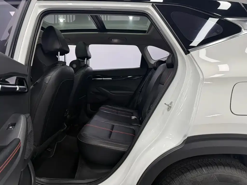 Kia KX3 2022 из CN, фото 6