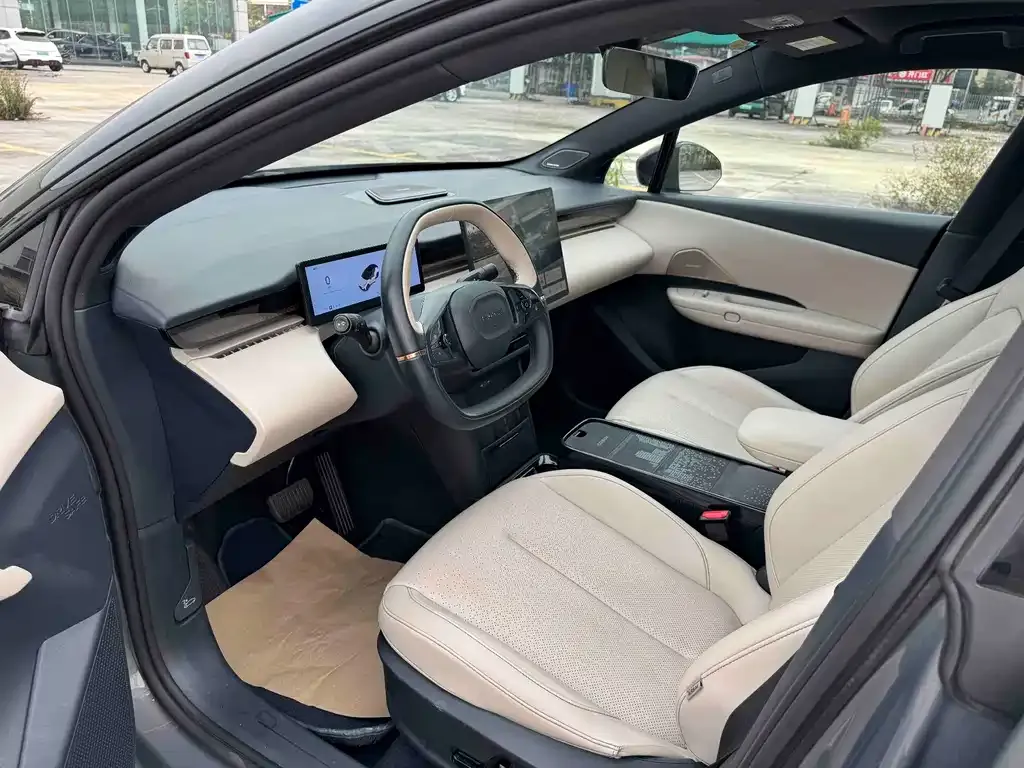 Lynk & Co Z20 2025 из CN, фото 10