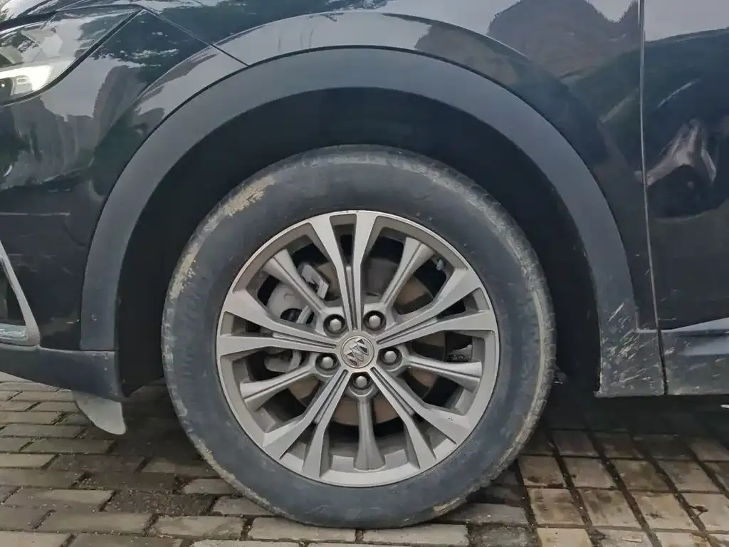 Buick Envision Plus — фото 5