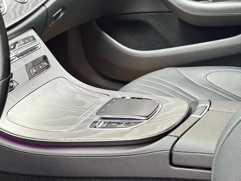 Mercedes-Benz CLS — фото 6