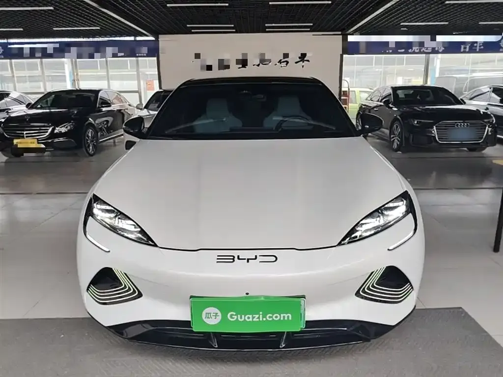 BYD Seal — фото 8