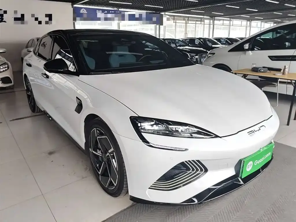 BYD Seal — фото 9