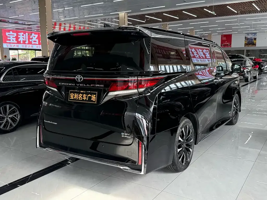 Toyota Vellfire — фото 10