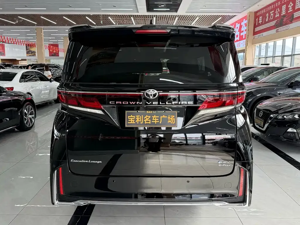 Toyota Vellfire — фото 6