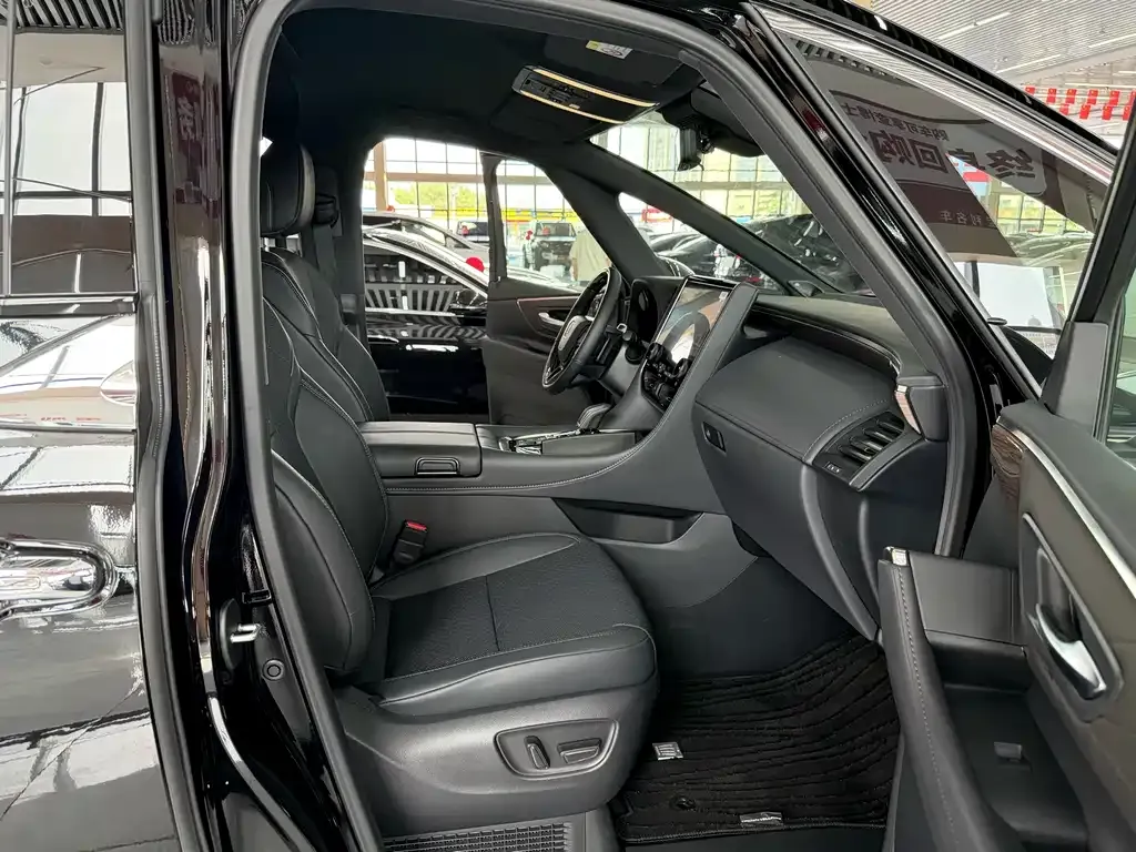 Toyota Vellfire — фото 8