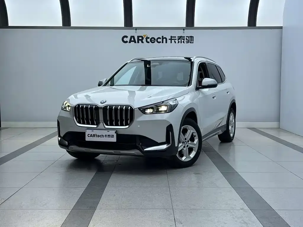 BMW X1 — фото 1