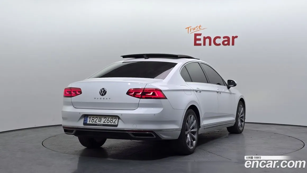 Volkswagen Passat — фото 8